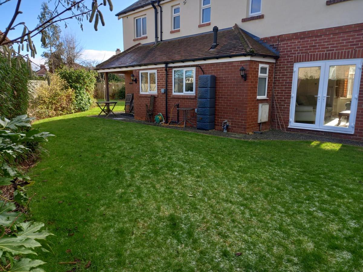 Grange Croft Villa Ben Rhydding Eksteriør bilde